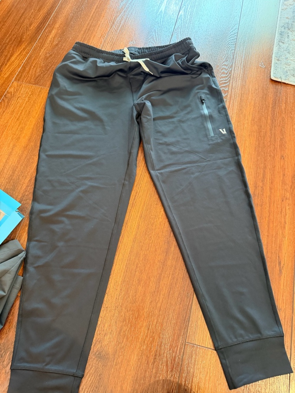 Vuori Men's Black Jogger Sweatpants